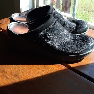 Bzees Dolce Clog Black 8M Comfort Shoes washable